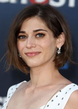 Lizzy Caplan